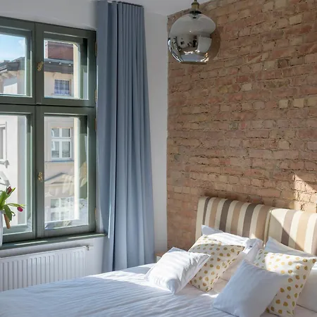 Provenir Strzelecka 25