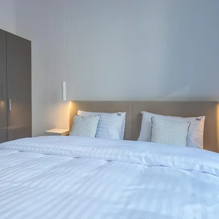 Provenir Strzelecka 25