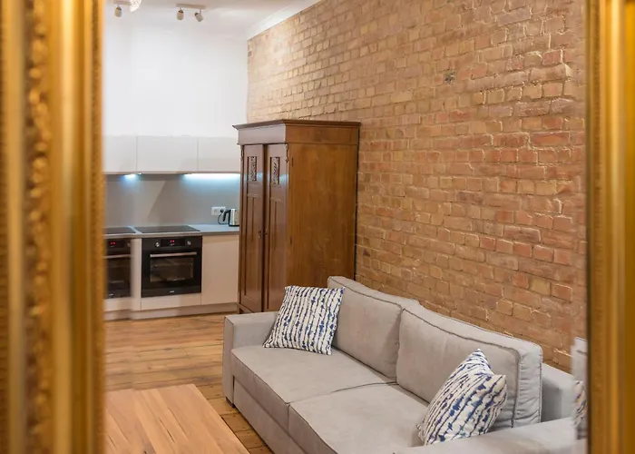 Provenir Strzelecka 25